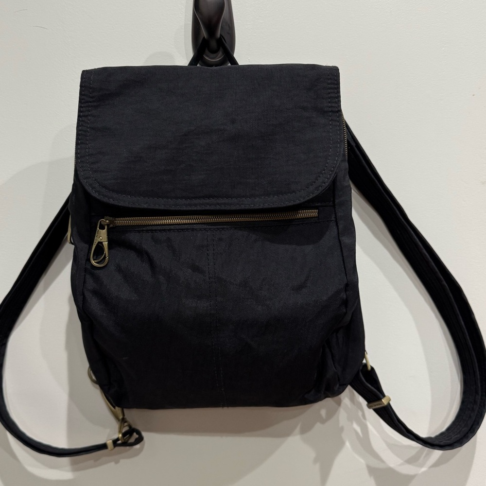Travelon Anti-Theft Signature Slim Backpack - Black